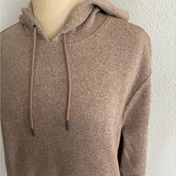WAS $35 Men’s Old Navy hoodie - Picture 2 of 5